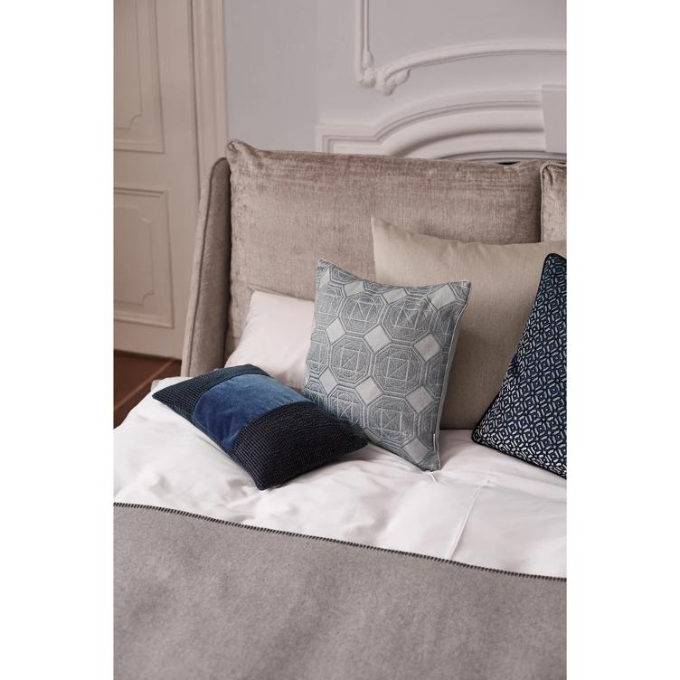 Kissen by Lori Weitzner - Palais - 50x30 dark blue