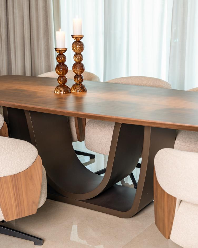 Dining table Windsor walnut 230 brass base