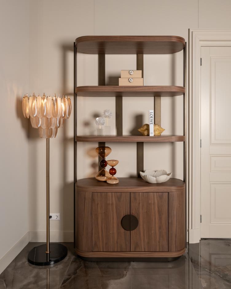 Display cabinet Windsor walnut