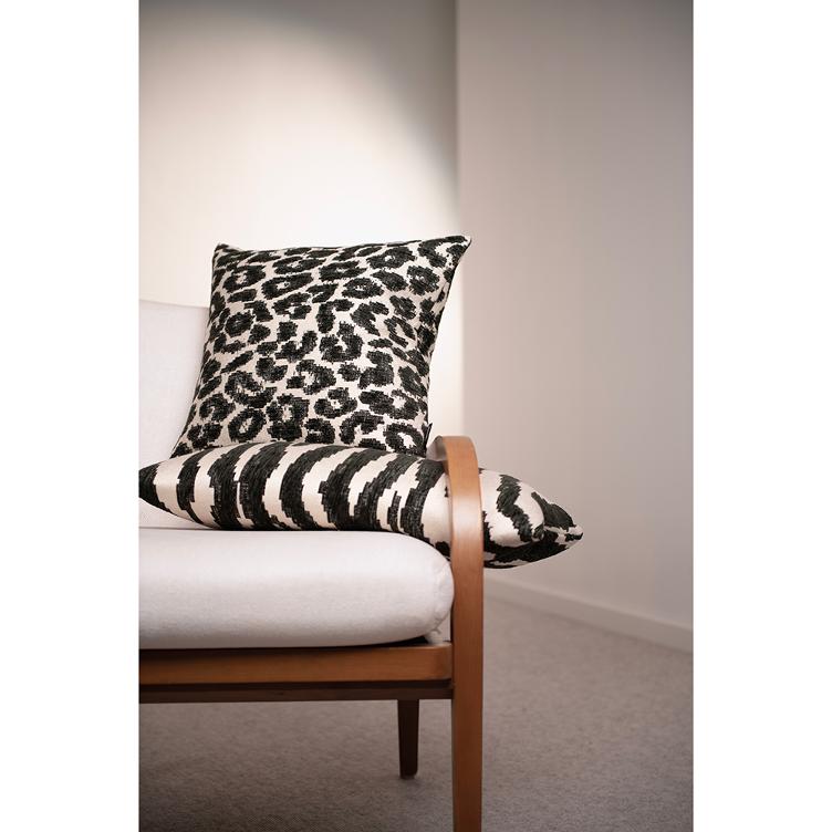 Leo Savannah 45x45 black