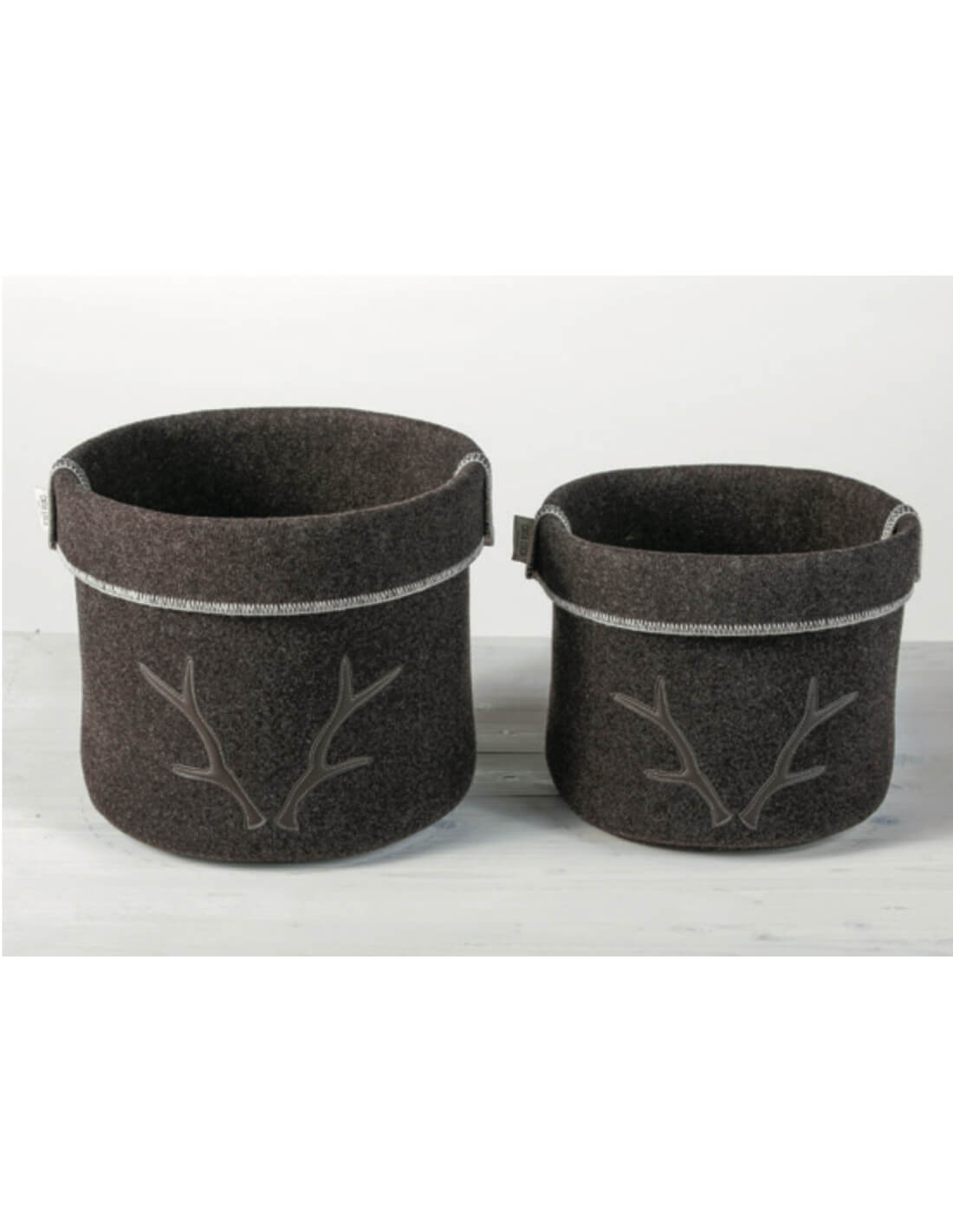 Runder Aufbewahrungskorb mit Hirschmuster – Luxus-Chalet von Catia Luca Brown